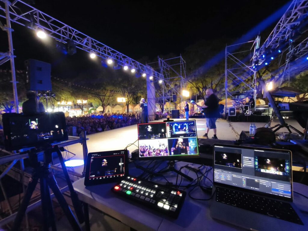 Realización en directo de un concierto en la feria de Utrera
