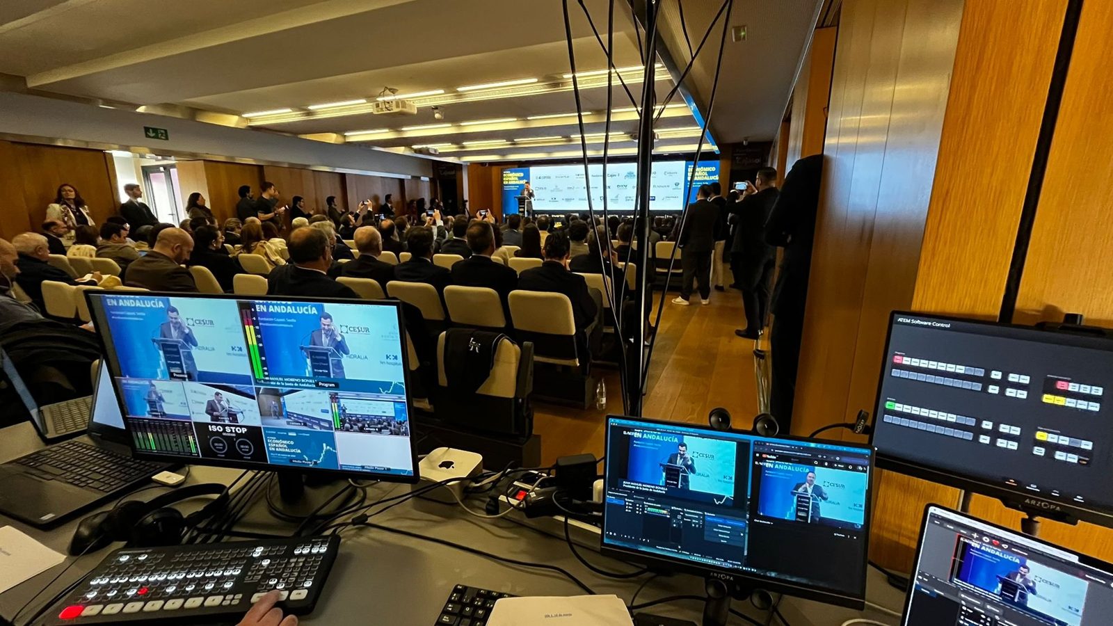 Mesa de realización del streaming del Foro Económico Español en Andalucía para El Español